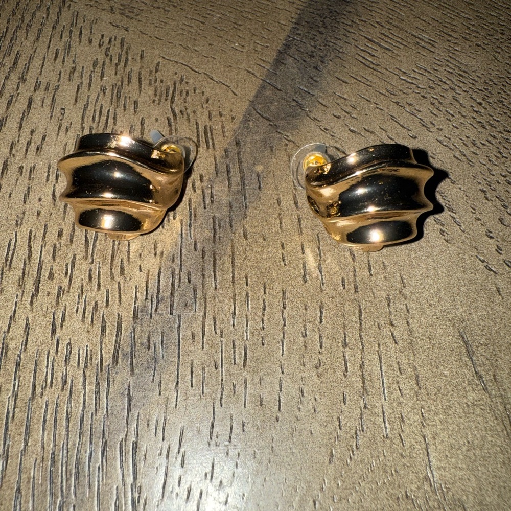 Elegant Gold-Tone Wave Earrings